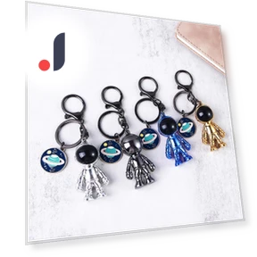 3D Astronaut Pendant — Keychains & Keyrings, Qiangxiu