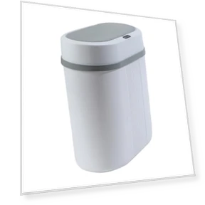 Smart Touchless Trash Can — Kitchen Cans, Simple and warm
