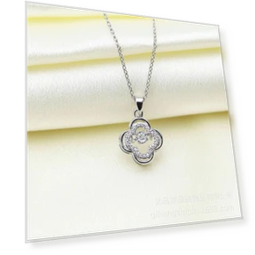 Smart Four-Leaf Clover Necklace — Smart Jewelry, Commodity Jewel