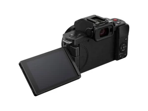 Mirrorless vlogging camera with two lenses — Digital Cameras & Camcorders, Panasonic