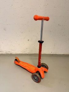 Three Wheeled, Lean-to-Steer Swiss-Designed Micro Scooter, Micro