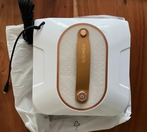 Window Cleaning Robot with Dual Water Spray — Window Cleaning Robot, SEEING.U
