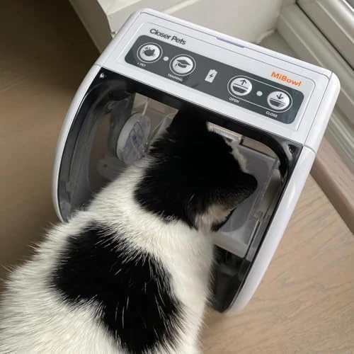 Smart Selective Microchip-Activated Automatic Pet Feeder — Automatic Pet Feeder, Closer Pets
