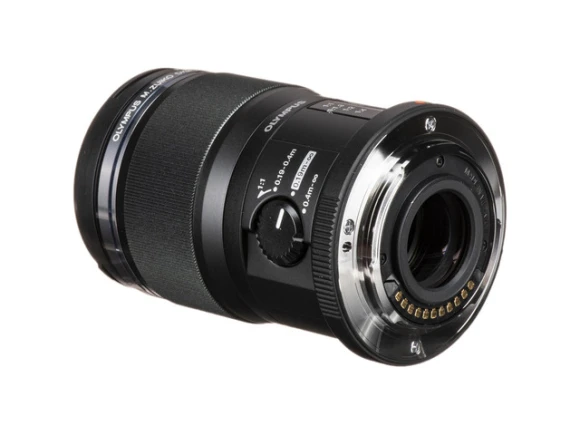Mirrorless camera with three lenses — Digital Cameras & Camcorders, Panasonic
