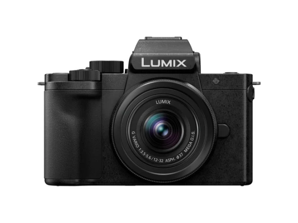 Mirrorless camera with vlogging accessories — Digital Cameras & Camcorders, Panasonic