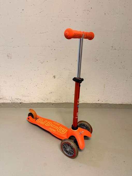 Three Wheeled, Lean-to-Steer Swiss-Designed Micro Scooter, Micro