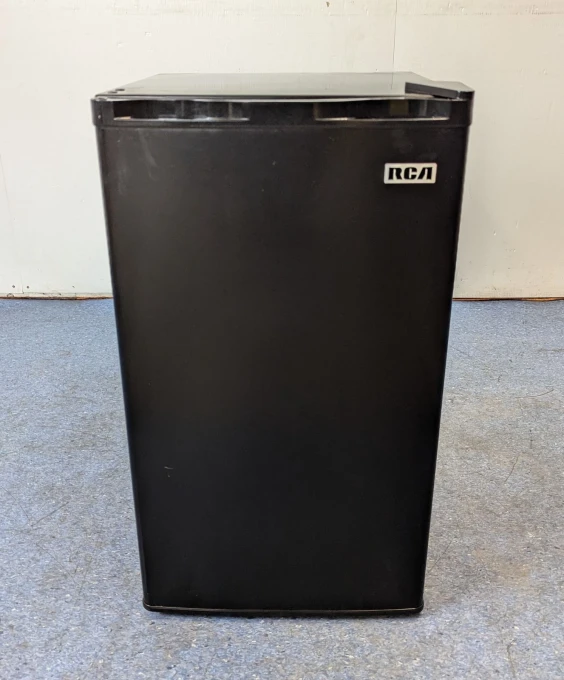 Single Mini Refrigerator-Freezer, RCA