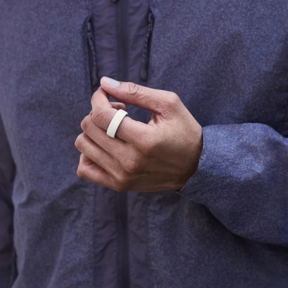 Oura Ring 4 Ceramic Smart Ring, Size 10 (19.8) — Smart Ring, Oura