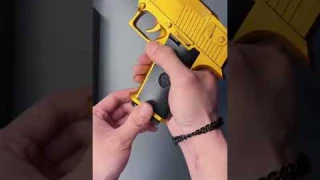 There isn't a man who wouldn't love to have a toy gun like this, is there?