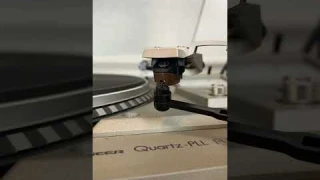 3 easy ways to clean your record needle (aka stylus)!