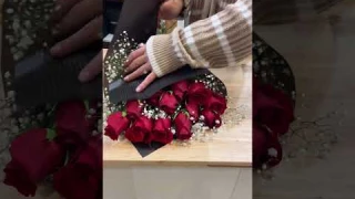 Small dozen Red 🌹🌹🌹 #flowers #bouquet #flowerarrangement #roses #bouquetoflove #flowerbouquet