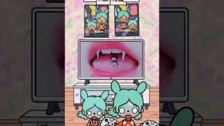 rita playing games while eating ice cream toca boca world #shorts #tocaboca #tocalifeworld