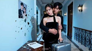 一場意外車禍，醒來後的妻子竟變了一個人！一向卑微的她如今對總裁愛答不理，即將破碎的婚姻竟然因此被救活，總裁老公瘋狂迷戀她！#總裁老公請求上位#短劇 #短劇推薦 #drama #霸總 #追妻火葬場