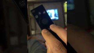 Samsung tv voice assistance not responding hold this buttons #samsungtv #voiceassistant subscribe