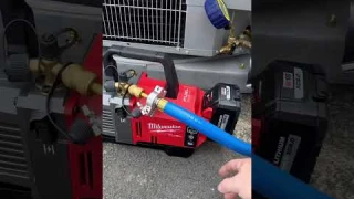Using the Milwaukee M18 vacuum pump. #hvac #hvacr #refrigerant