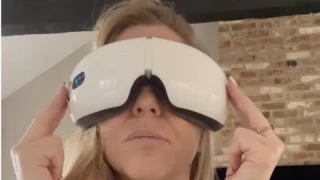 DO THESE EVEN WORK?😱 (Smart Eye Massager Review)