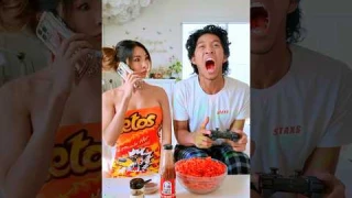 How I Eat SPICY HOT CHEETOS 👅🔥
