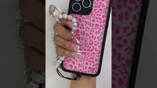 How to attach charm to iPhone 15