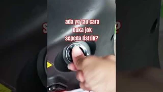 gimana cara buka jok sepeda listrik? dari kemarin nggk bisa buka 😌 #fyplah #pleasesubscribe #fyp