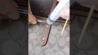 How to repair the broken shoulder strap of the bag,