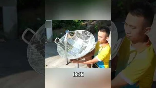 A young man used an iron pot and a mirror to make a solar power generation device #shorts