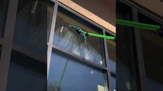 Storefront window cleaning with the Moerman excelerator and Ettore brass channel
