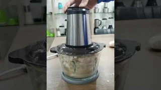 Super strong garlic peeler