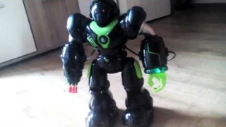 Rezencja robota robocop president