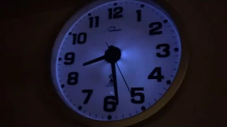 WallarGe Atomic Wall Clock with Night Light Review