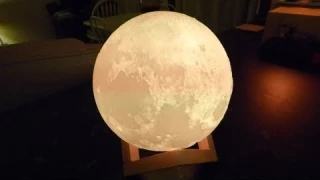 The Sweet love Moon lamp.16 colours dimmable with remote control.