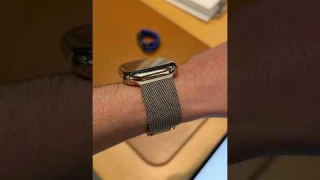 Apple Watch Series 10 Titanium & Milanese Loop in Gold 🔥