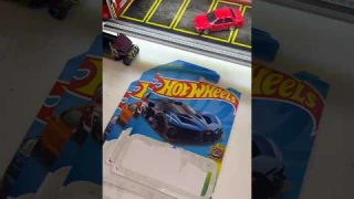 HOW TO CUSTOMIZE YOUR HOT WHEELS DISPLAY CASES #hotwheels #cars #howto #diy #tutorial