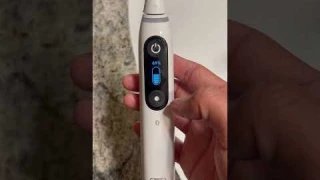 Oral-B iO Series 7 Rechargeable Toothbrush has battery charge percentage indicator display!