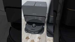 Dreame X40 Ultra Robot vs Roborock S8 MaxV Ultra Robot Vacuum & Mop  Who Wins?  Find out