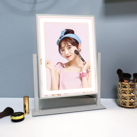 Actress Mirror with LED Hollywood Lighting, DOKI DOKI MARKET form NIPPON