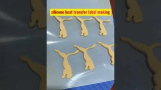 how to make silicone 3D heat transfer label logo,silicone molding machine for garment label T shirt