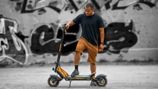 A 32 MPH Electric Scooter Under $1000! // Ausom Leopard Review