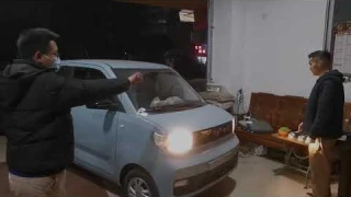 2020 WULING HONGGUANG MINI EV (Electric Car) GSEV is a Small and Light Electric Car - China