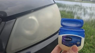 Restore your old headlights to NEW in 1 minute with Vaseline. You won't believe it !