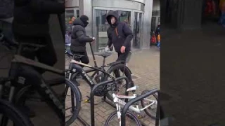 Thief cuts lock on Trek Powerfly 4 electric bike with angle grinder