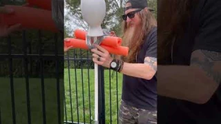 Simple Scary DIY Halloween lawn decoration #diy #halloweendecorations #diycrafts #halloween