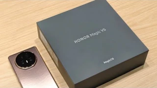 Honor Magic V5 Fold 5G Unboxing & Hands-on experience!