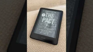 Get book covers on your Kindle Lock Screen 😱❤️📚 #kindle