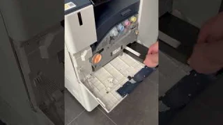 How to replace the waste container from the Xerox AltaLink C8130 / C8135 / C8145 / C8155 / C8170?