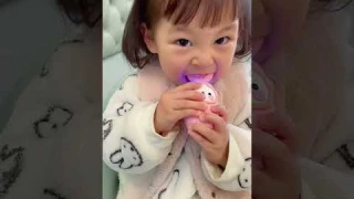 Children's u-shaped electric toothbrush