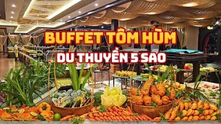 Buffet Tôm Hùm Thượng Hạng trên Du Thuyền Rever Cruise, với thực đơn hơn 80 món ăn hấp dẫn.